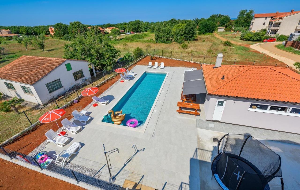 Apartmani Lucija Porec Exterior photo