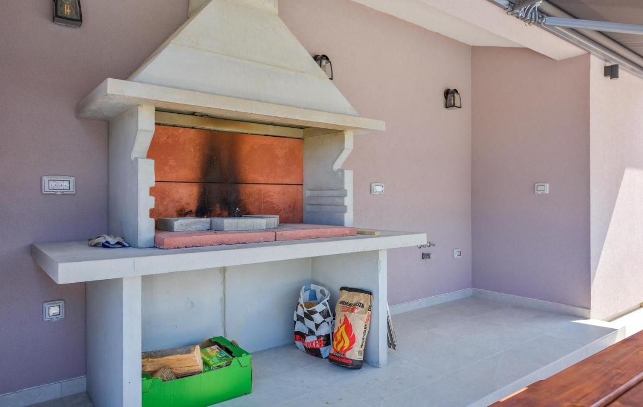 Apartmani Lucija Porec Exterior photo
