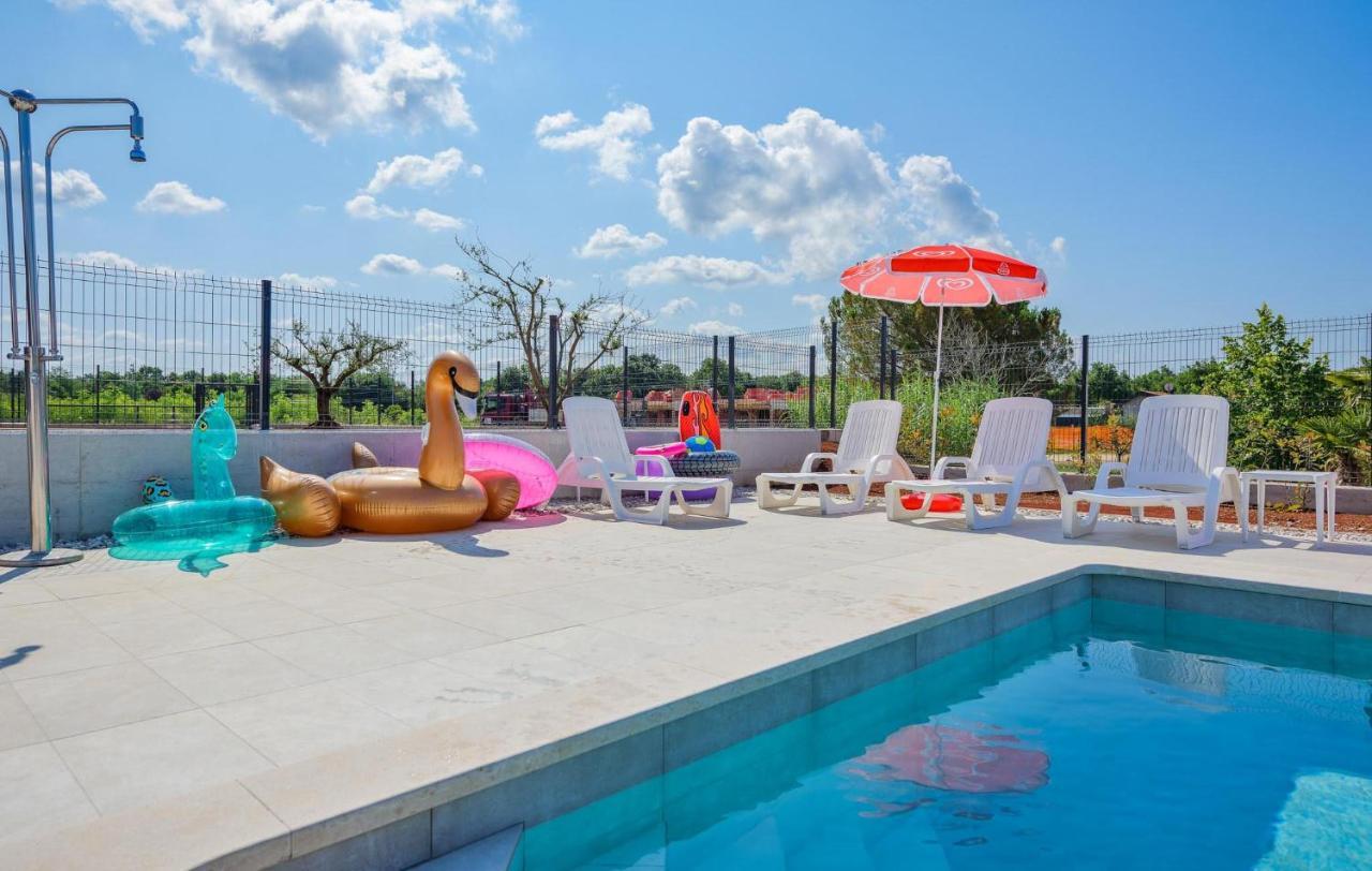 Apartmani Lucija Porec Exterior photo
