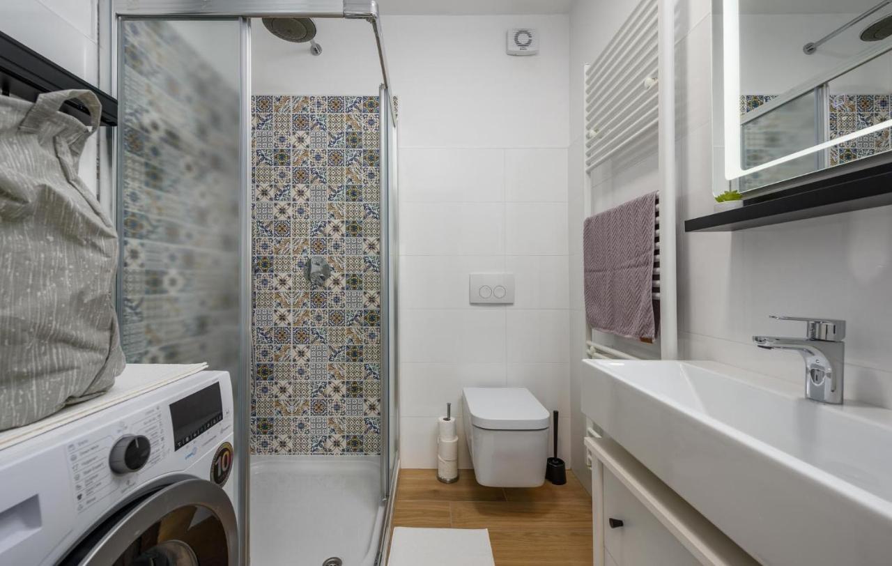 Apartmani Lucija Porec Exterior photo