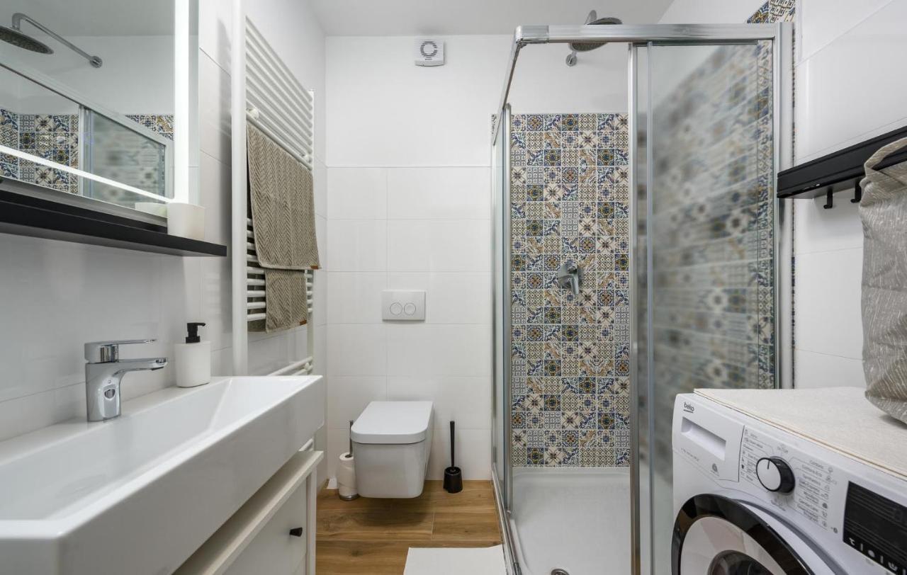 Apartmani Lucija Porec Exterior photo