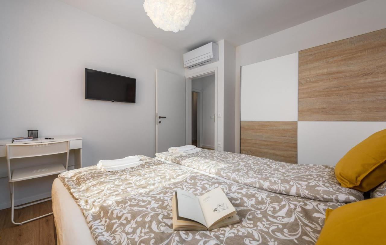 Apartmani Lucija Porec Exterior photo