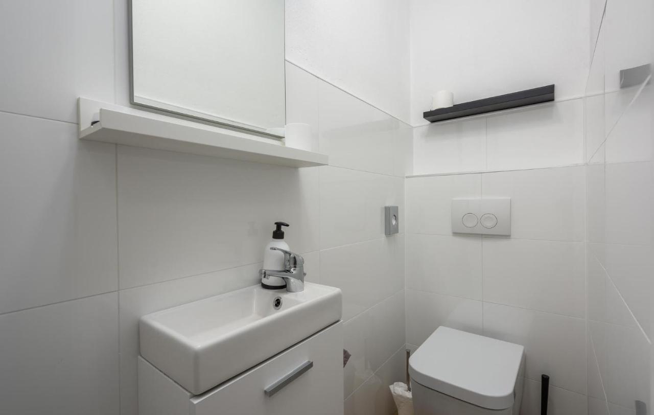 Apartmani Lucija Porec Exterior photo