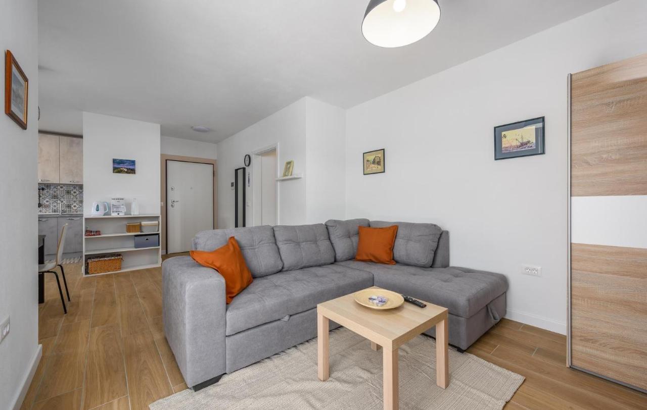 Apartmani Lucija Porec Exterior photo
