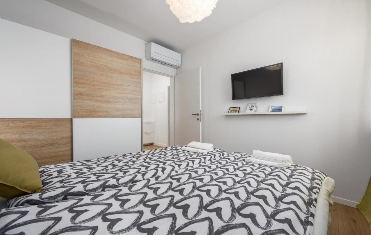 Apartmani Lucija Porec Exterior photo