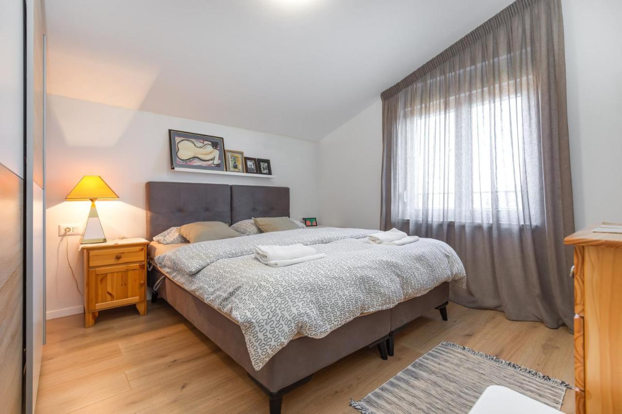 Apartmani Lucija Porec Exterior photo