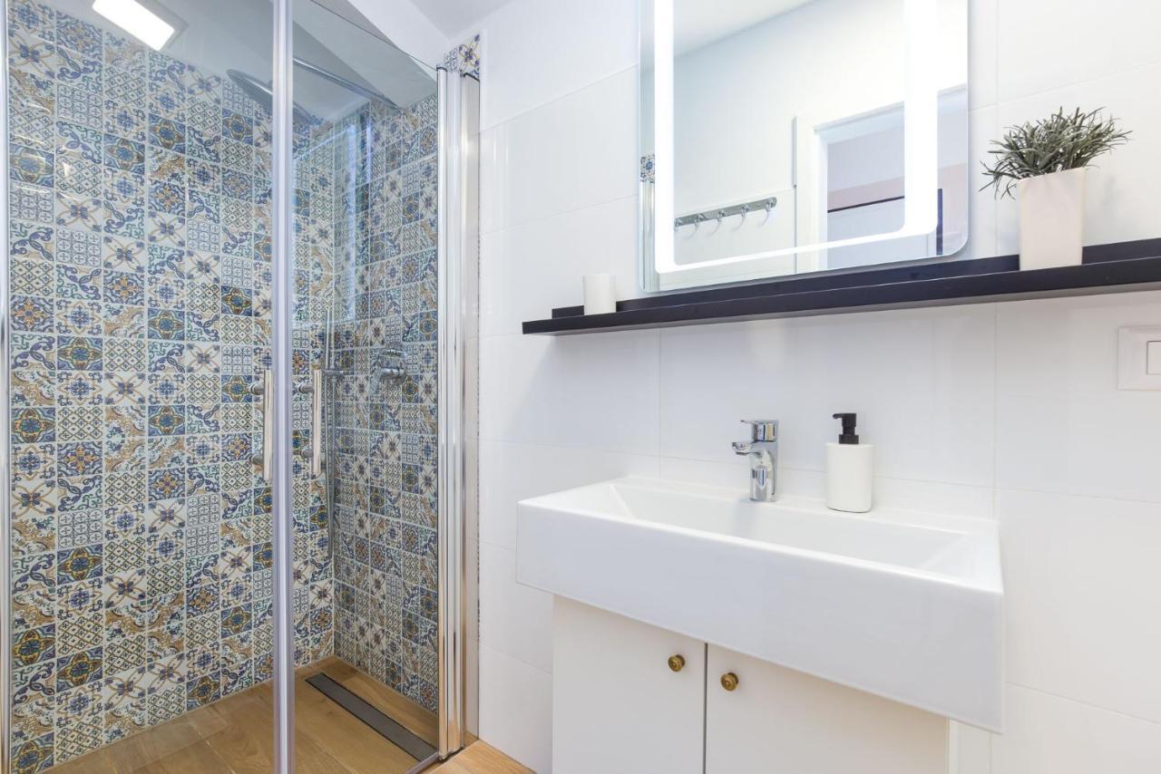 Apartmani Lucija Porec Exterior photo